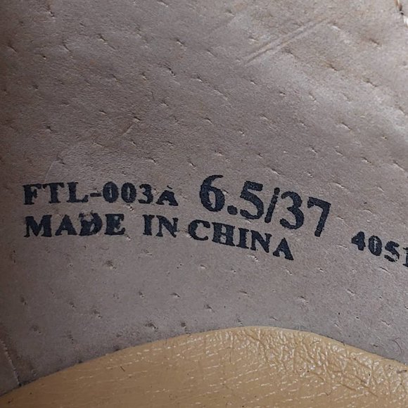 Chinese Laundry Women’s Leather Open Side Slip On Booties Tan Size 6.5 - Picture 9 of 9